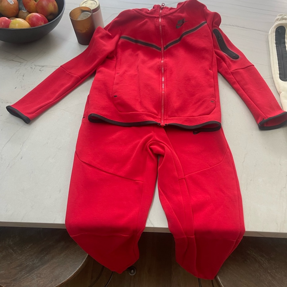 Nike Red and Black tech fleece matching set youth large